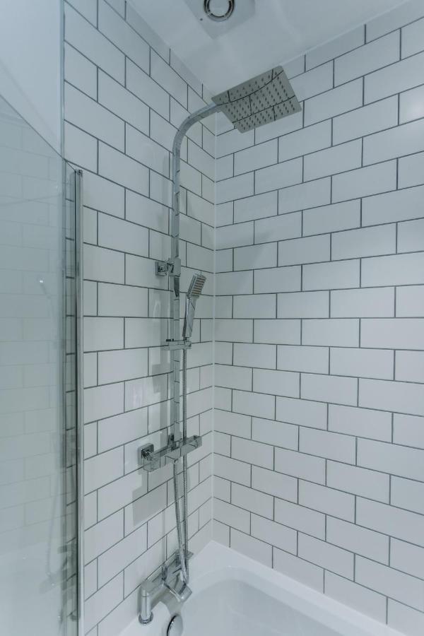 Townhouse House Ideal Contractors In Регби Экстерьер фото
